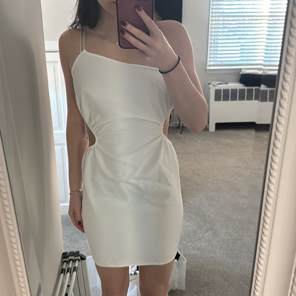ZARA CUT OUT DRESS 
WHITE 
XS 
TAGS ON